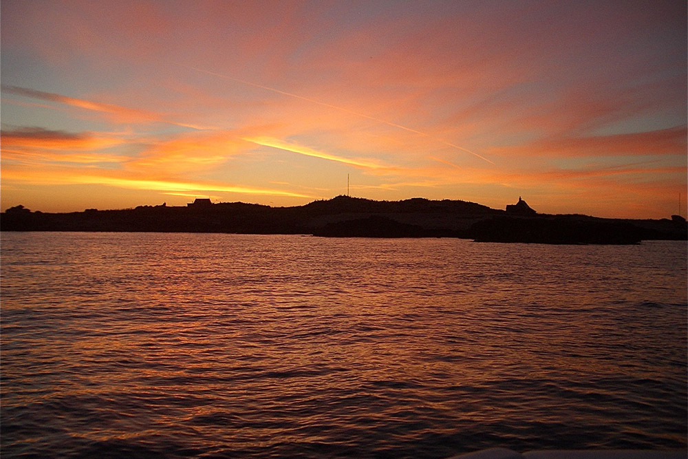 Les Ecrehous by Tony Paintin