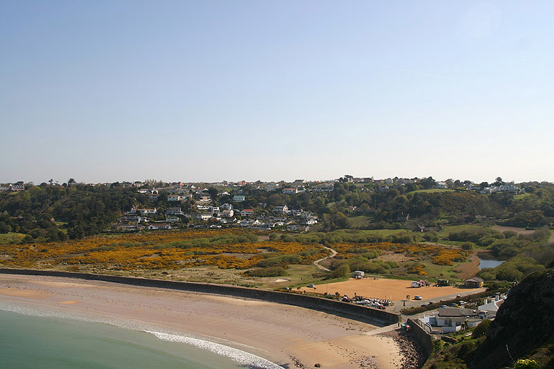 L'Ouaisne by Mick Dryden