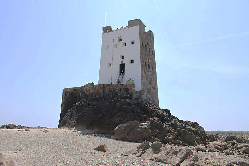 Seymour Tower by Mick Dryden