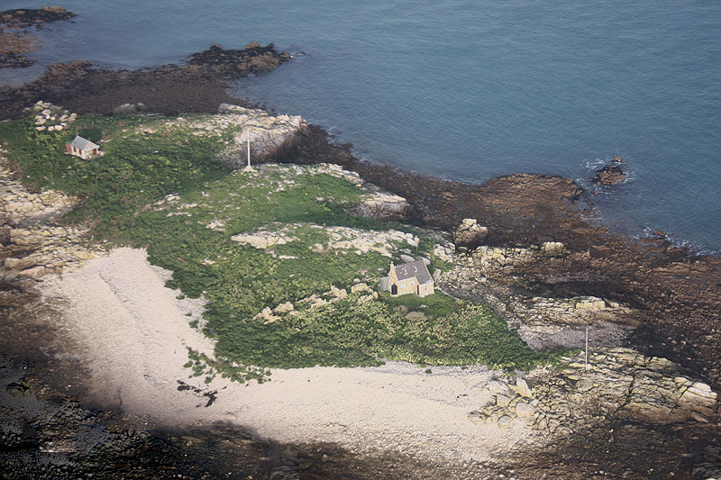 Les Ecrehous by Mick Dryden