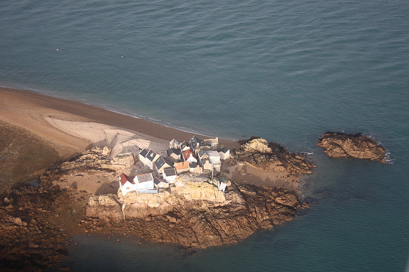 Les Ecrehous by Mick Dryden