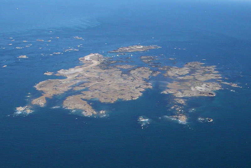 Les Ecrehous by Tony Paintin