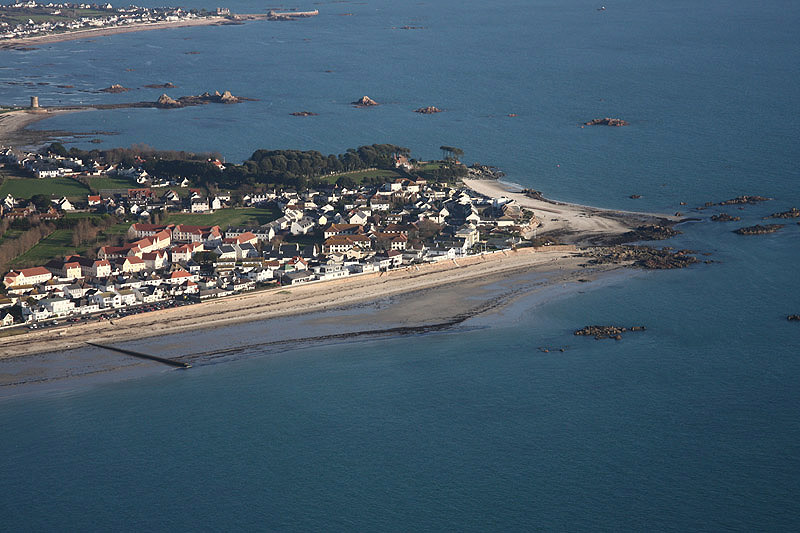 Green Island by Mick Dryden