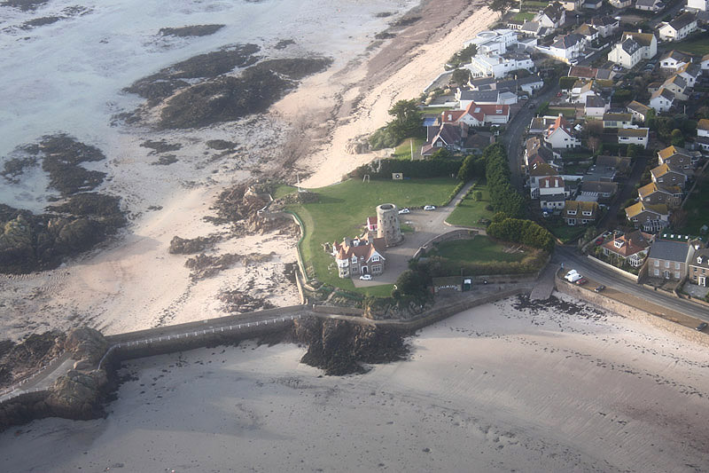 La Rocque by Mick Dryden
