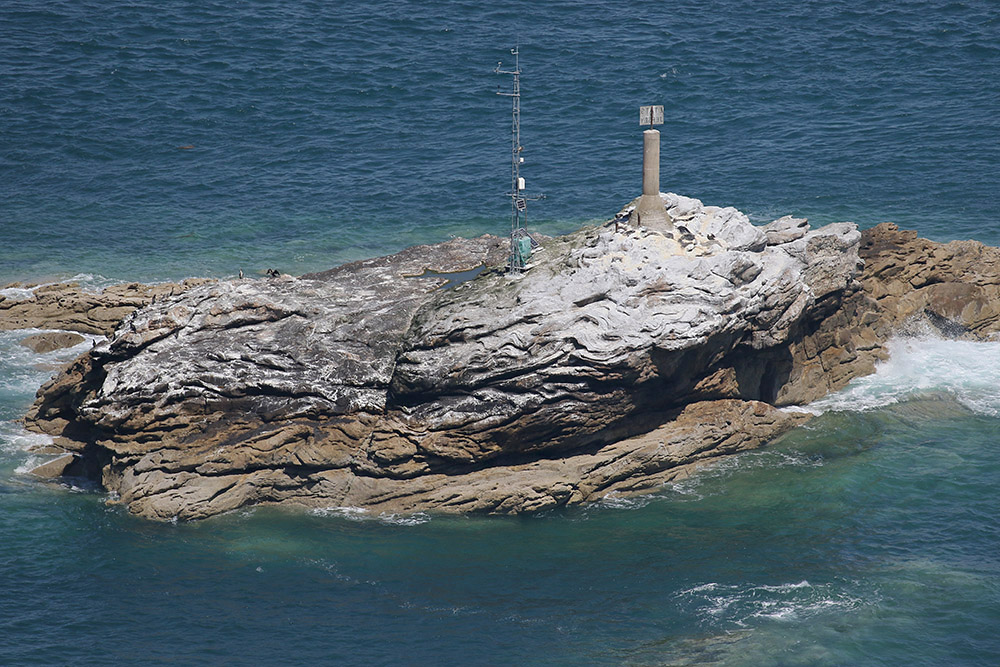 Les Maisons by Mick Dryden