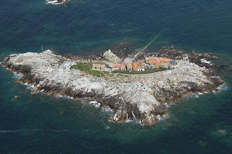 Les Minquiers by Mick Dryden